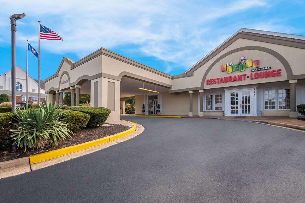 Clarion Inn Falls Church-Arlington Exterior photo
