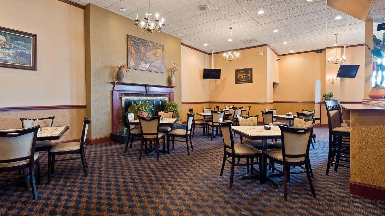 Clarion Inn Falls Church-Arlington Exterior photo
