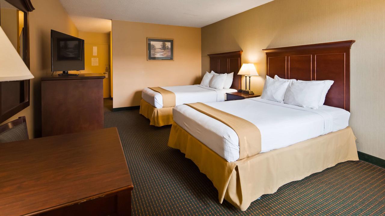 Clarion Inn Falls Church-Arlington Exterior photo